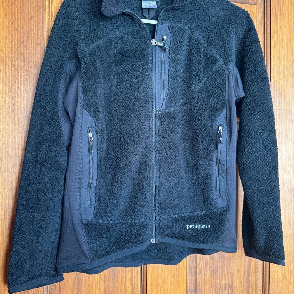 Patagonia Black Women's Full-Zip Fleece Jacket - Picture 4 of 6
